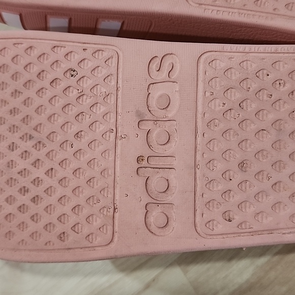 Adidas peach slides size 6 - Picture 5 of 7